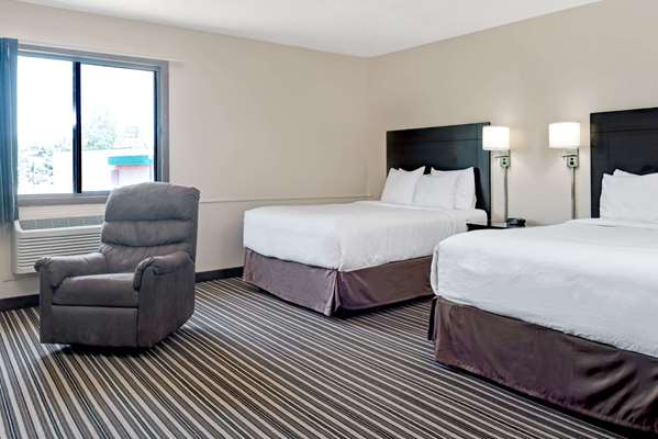  - Super 8 Hotel West Omaha - I-80, Exit 445