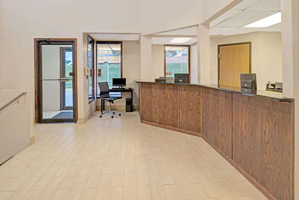  - Super 8 Hotel West Omaha - I-80, Exit 445