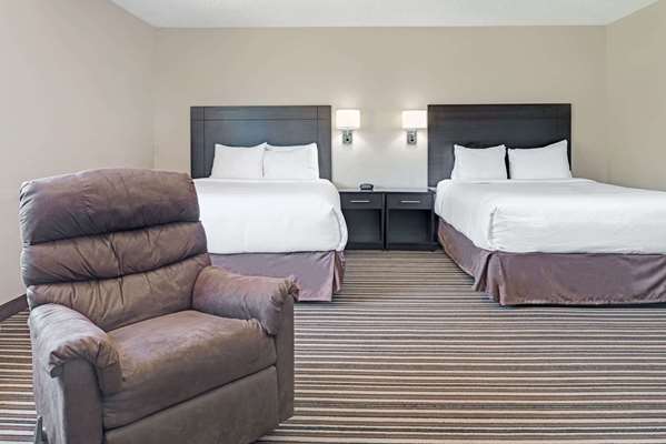  - Super 8 Hotel West Omaha - I-80, Exit 445