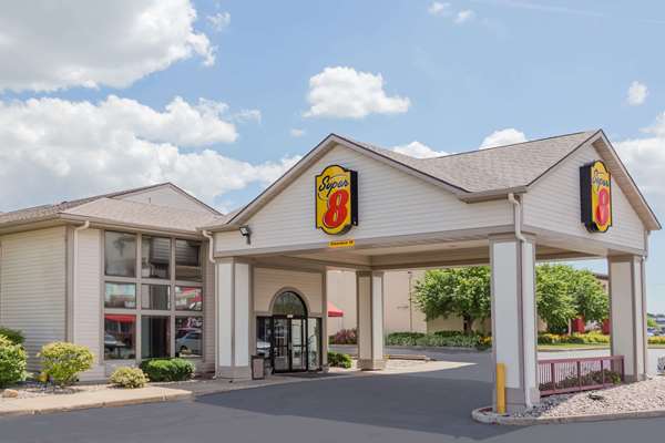 Exterior view - Super 8 Hotel Appleton - I-41, Exit 137
