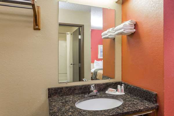  - Super 8 Hotel Appleton - I-41, Exit 137