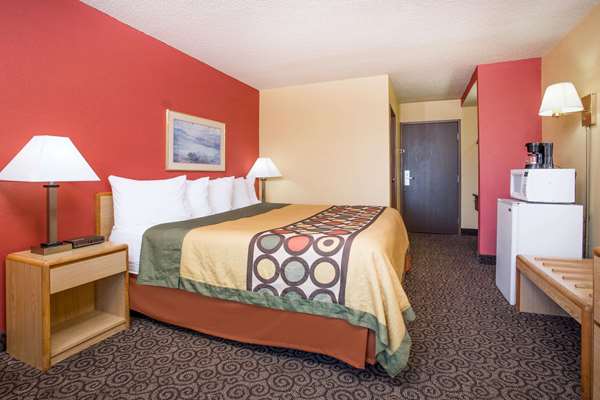  - Super 8 Hotel Appleton - I-41, Exit 137