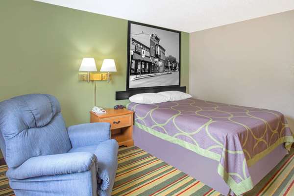  - Super 8 Motel Champaign - I-74, Exit 182