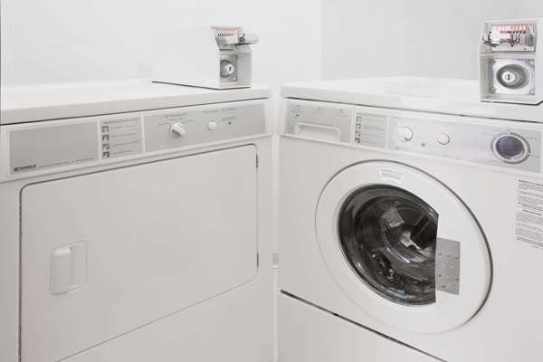 Amenities - Super 8 Motel Champaign - I-74, Exit 182