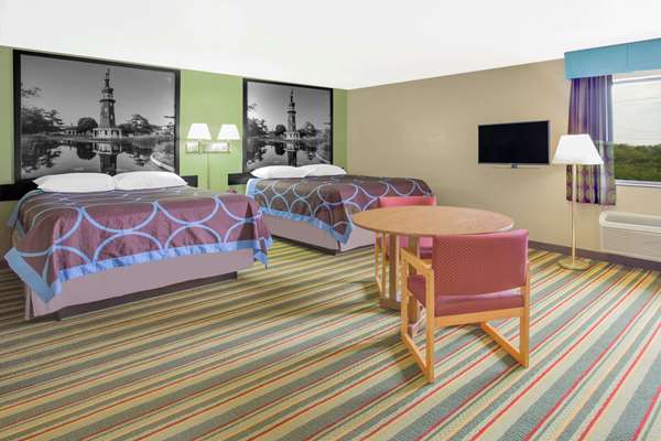  - Super 8 Motel Champaign - I-74, Exit 182