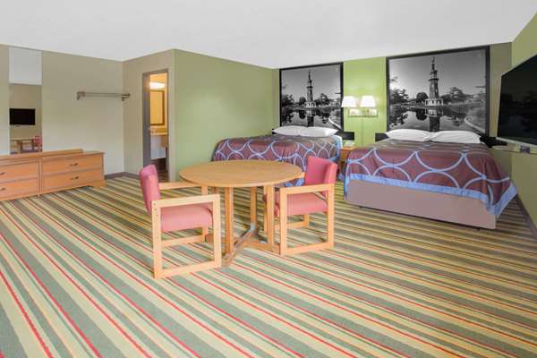  - Super 8 Motel Champaign - I-74, Exit 182