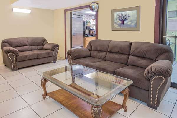  - Super 8 Motel Champaign - I-74, Exit 182