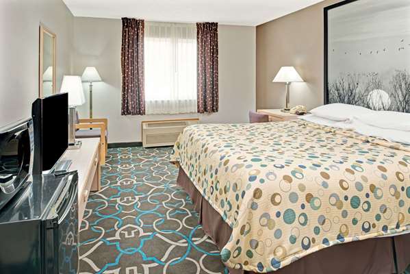  - Super 8 Hotel Walnut - I-80, Exit 46