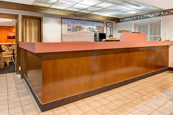  - Super 8 Hotel Walnut - I-80, Exit 46