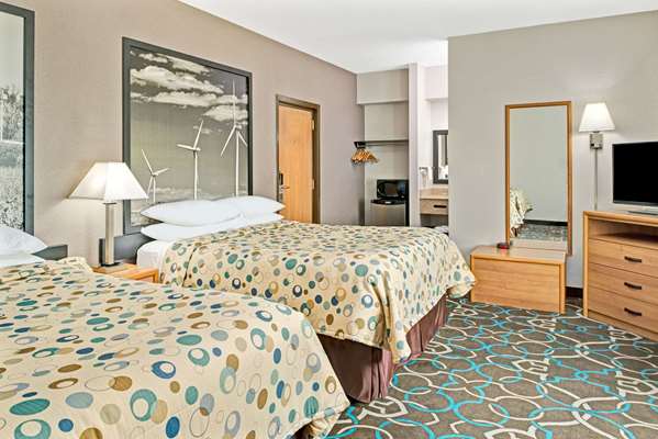  - Super 8 Hotel Walnut - I-80, Exit 46