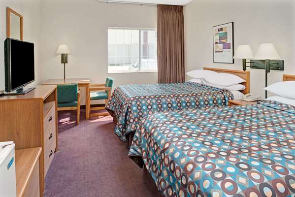  - Super 8 Hotel Walnut - I-80, Exit 46