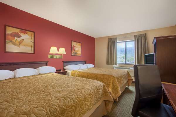  - Super 8 Hotel Butte - I-15 & I-90, Exit 127