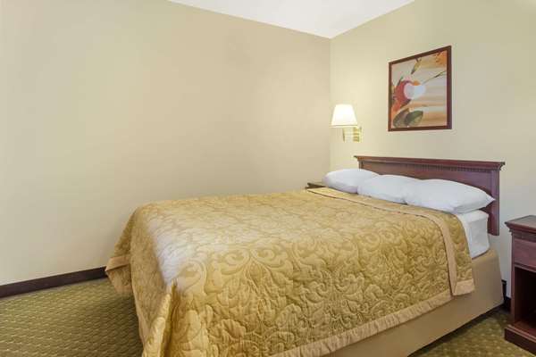  - Super 8 Hotel Butte - I-15 & I-90, Exit 127