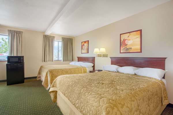  - Super 8 Hotel Butte - I-15 & I-90, Exit 127