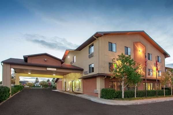 Exterior view - Super 8 Hotel Butte - I-15 & I-90, Exit 127