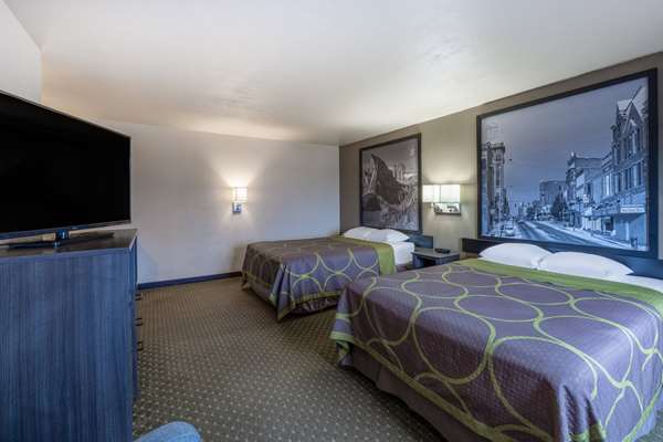  - Super 8 Hotel Butte - I-15 & I-90, Exit 127