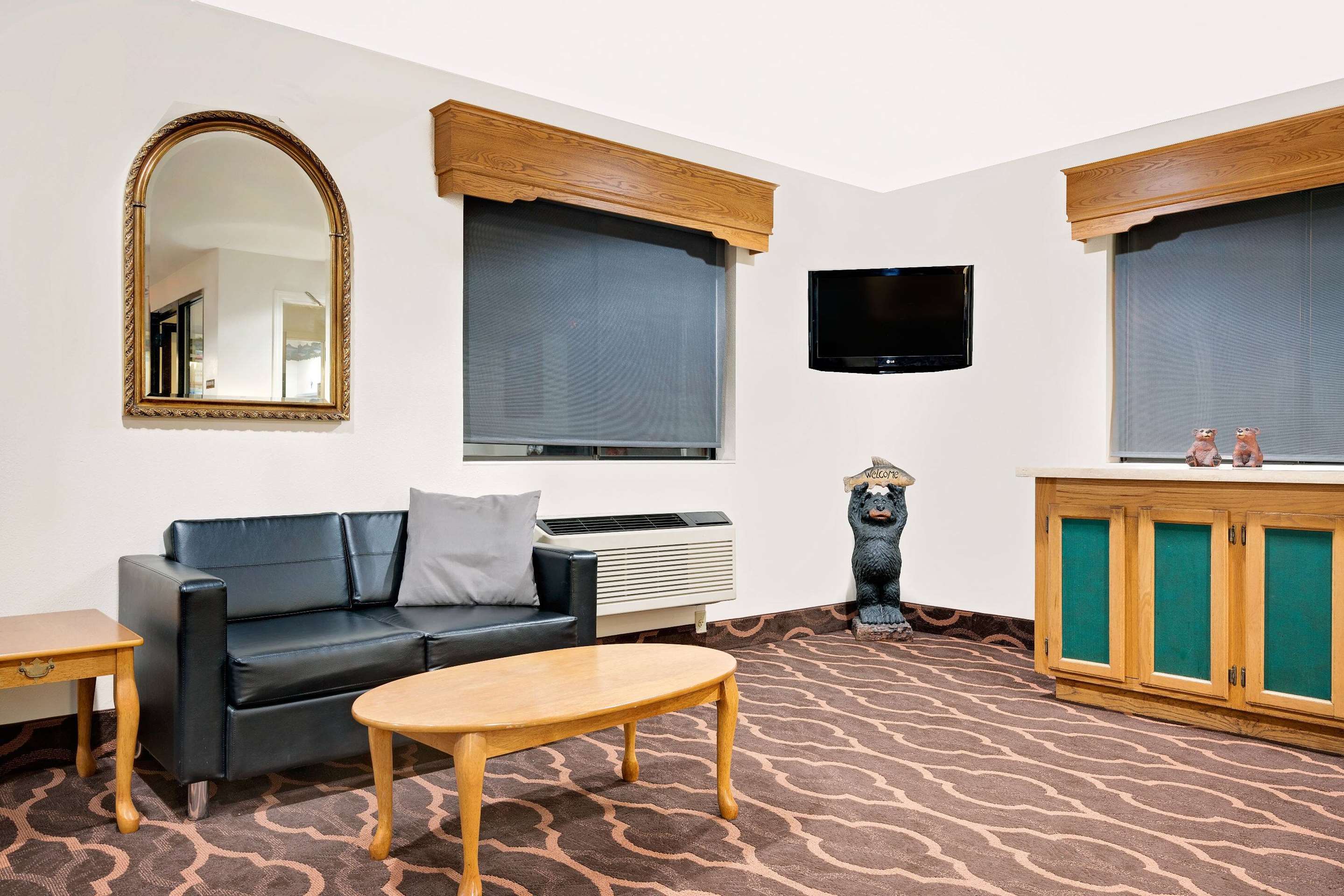 Lobby | Super 8 by Wyndham Ashland