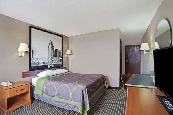 - Super 8 Hotel Downtown Opryland Nashville - I-65, Exit 90