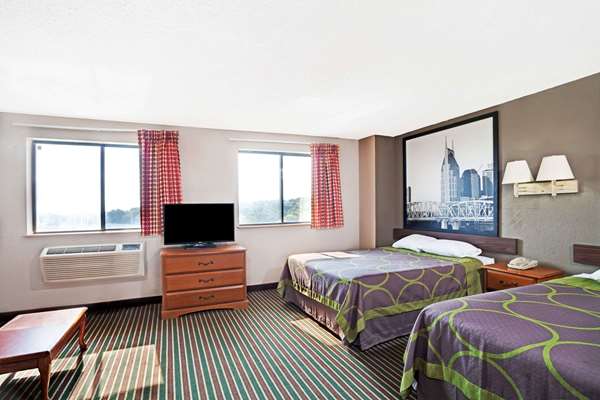 Suite - Super 8 Hotel Downtown Opryland Nashville - I-65, Exit 90