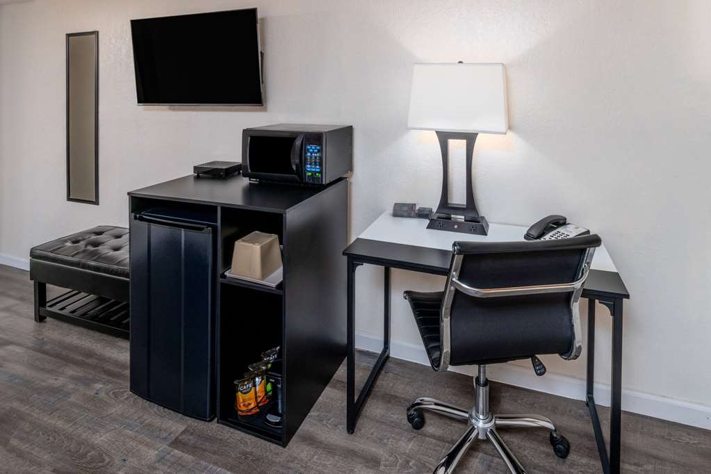 SUPER 8 BY WYNDHAM CHEYENNE WY-guestroom-Guest Room,On-Site.jpg