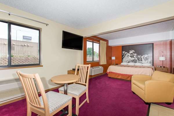 Suite - Super 8 Motel Chadron