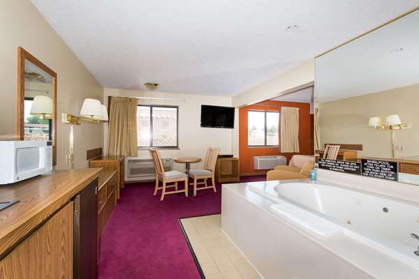 Suite - Super 8 Motel Chadron