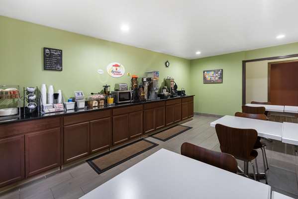  - Super 8 Hotel Munfordville - I-65, Exit 65