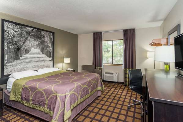  - Super 8 Hotel Munfordville - I-65, Exit 65