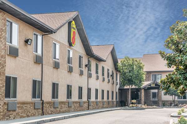 Exterior view - Super 8 Hotel Redding - I-5, Exit 675