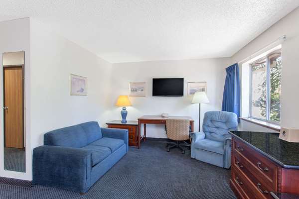  - Super 8 Hotel Selma - CA 99, Exit 118