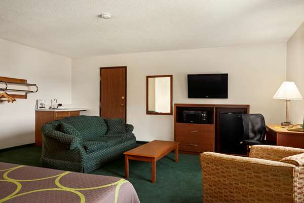 Suite - Super 8 Motel Concordia