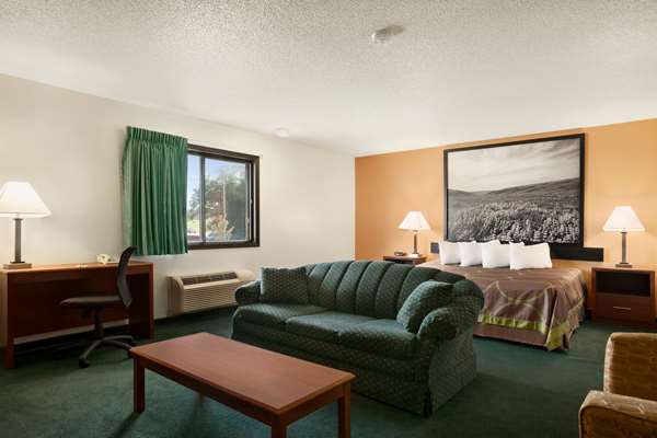 Suite - Super 8 Motel Concordia