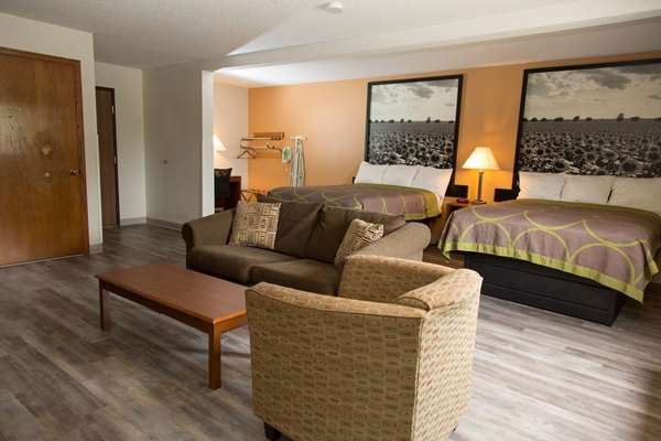  - Super 8 Motel Concordia