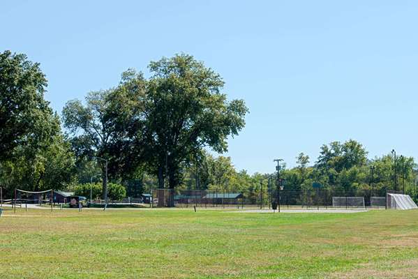  - Super 8 Hotel Ripley - I-77, Exit 138