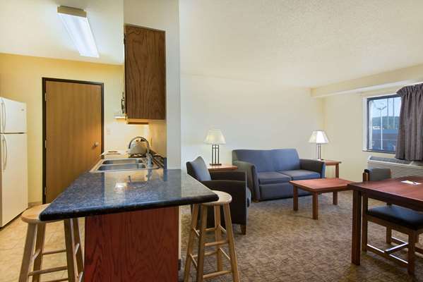 Suite - Super 8 Hotel Ripley - I-77, Exit 138
