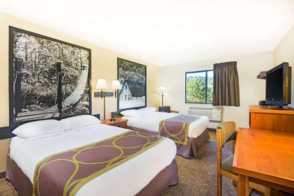  - Super 8 Hotel Ripley - I-77, Exit 138