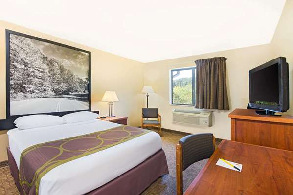  - Super 8 Hotel Ripley - I-77, Exit 138