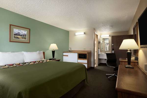  - Super 8 Motel Conrad