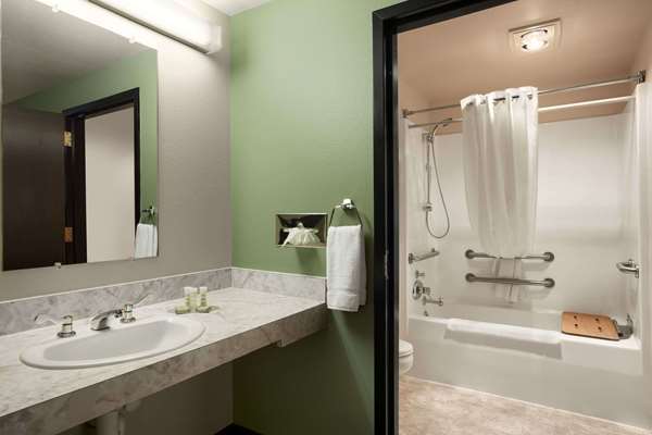  - Super 8 Motel Conrad