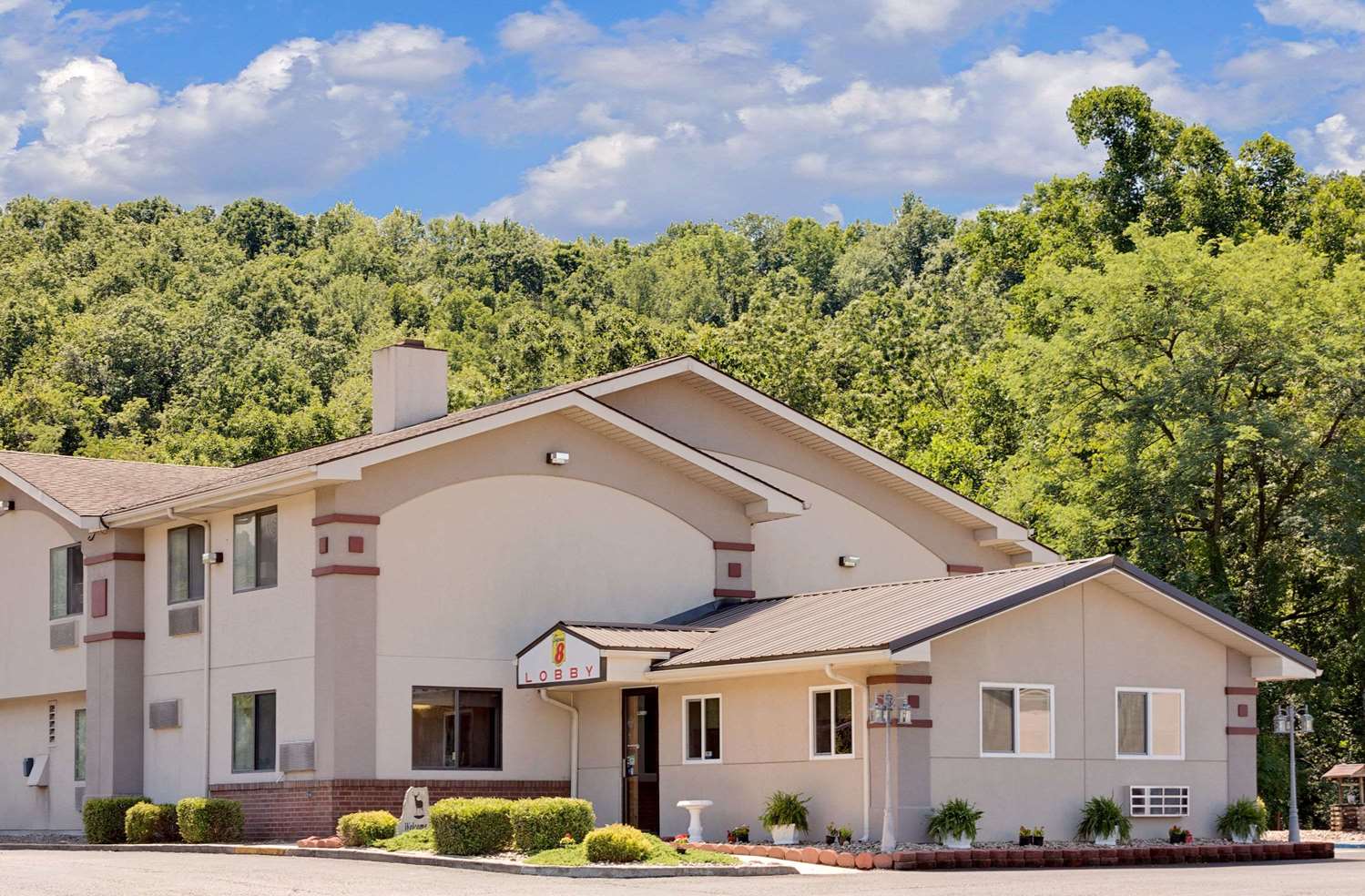 Super 8 Hotel Elkins, WV See Discounts