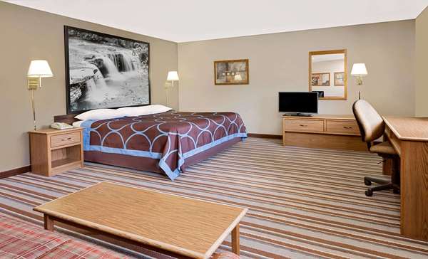 Suite - Super 8 Hotel Elkins