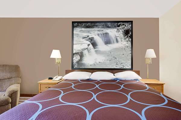  - Super 8 Hotel Elkins