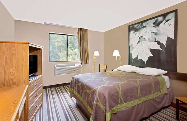  - Super 8 Hotel Elkins