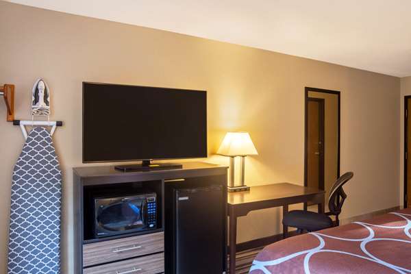  - Super 8 Hotel Elkins