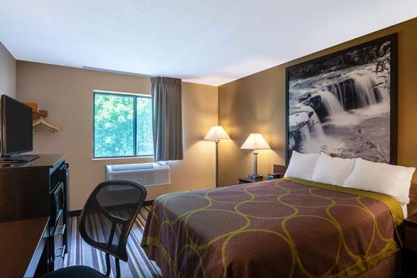  - Super 8 Hotel Elkins