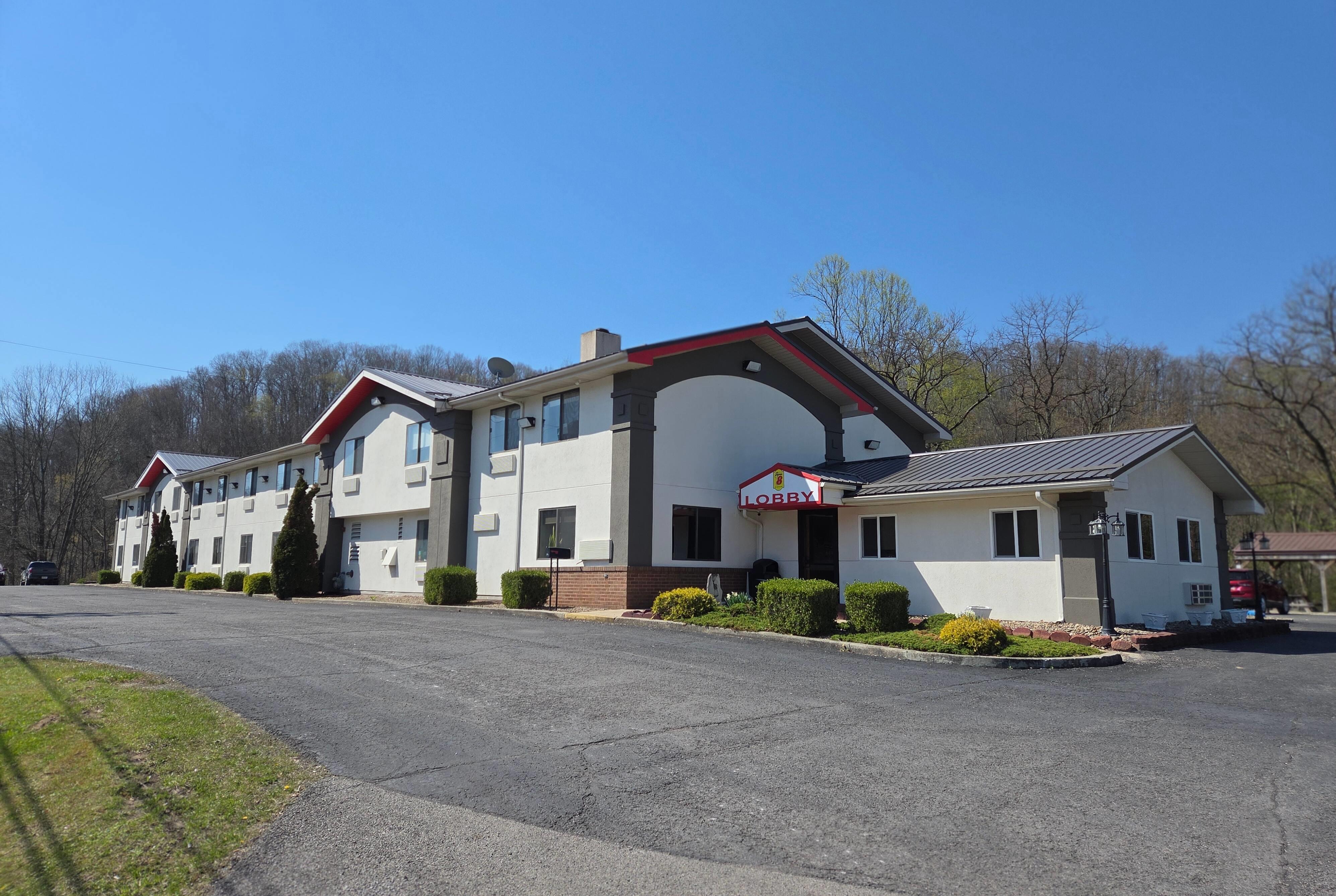 Exterior | Super 8 by Wyndham Elkins