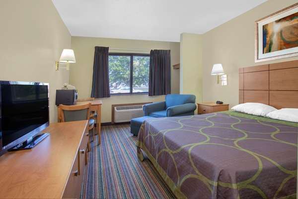  - Super 8 Hotel East Evansville