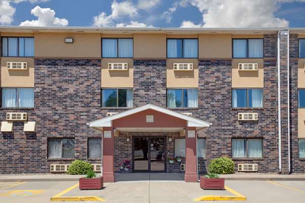 Exterior view - Super 8 Hotel East Evansville