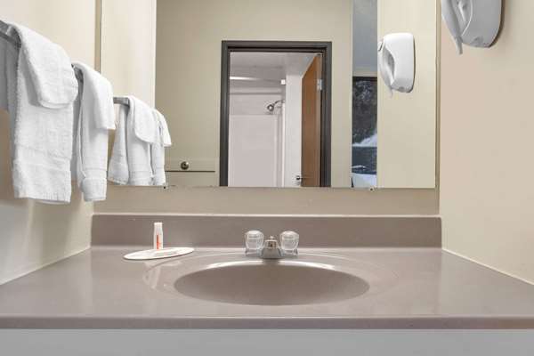  - Super 8 Hotel East Evansville