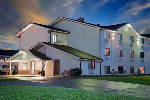 Exterior view - Super 8 Hotel Martinsburg - I-81, Exit 16